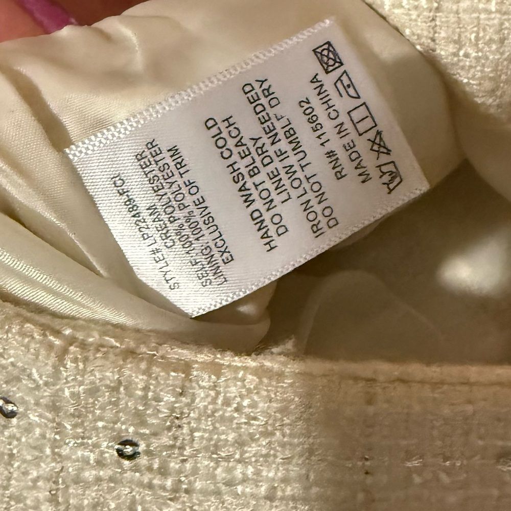 NEW Lush Pearl Hem Tweed Shorts Elegant Cream Women's Shorts Size M - Picture 8 of 10
